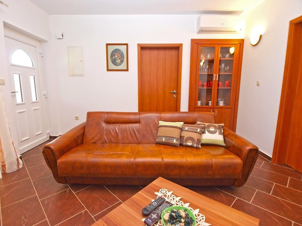 House Franko 1330 *