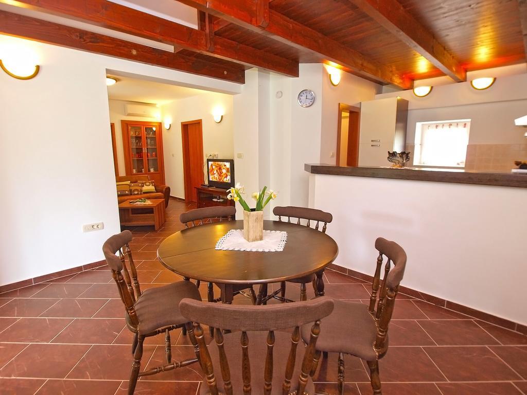 House Franko 1330 *